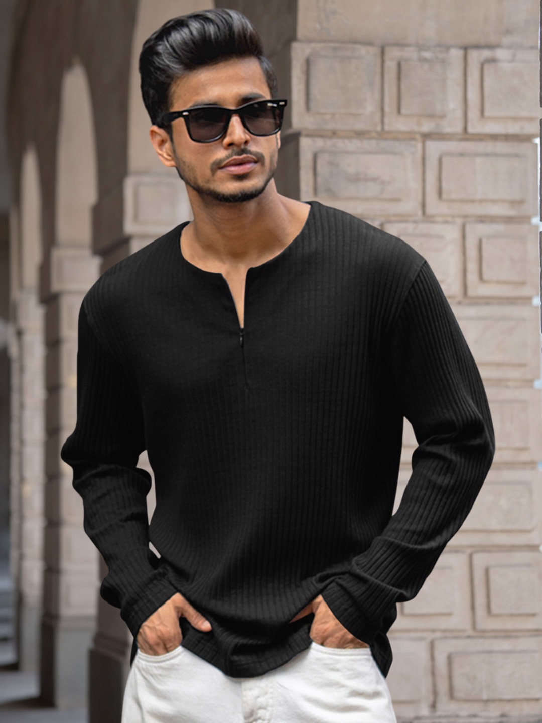 

Powerlook Men Round Neck Knitted T-shirt, Black