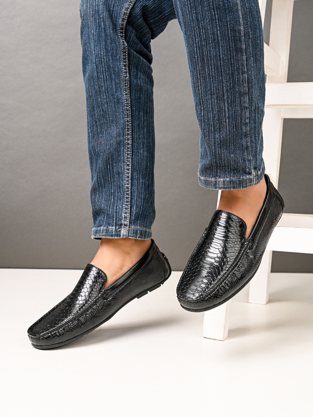

Mast & Harbour Men Lightweight Loafers, Black
