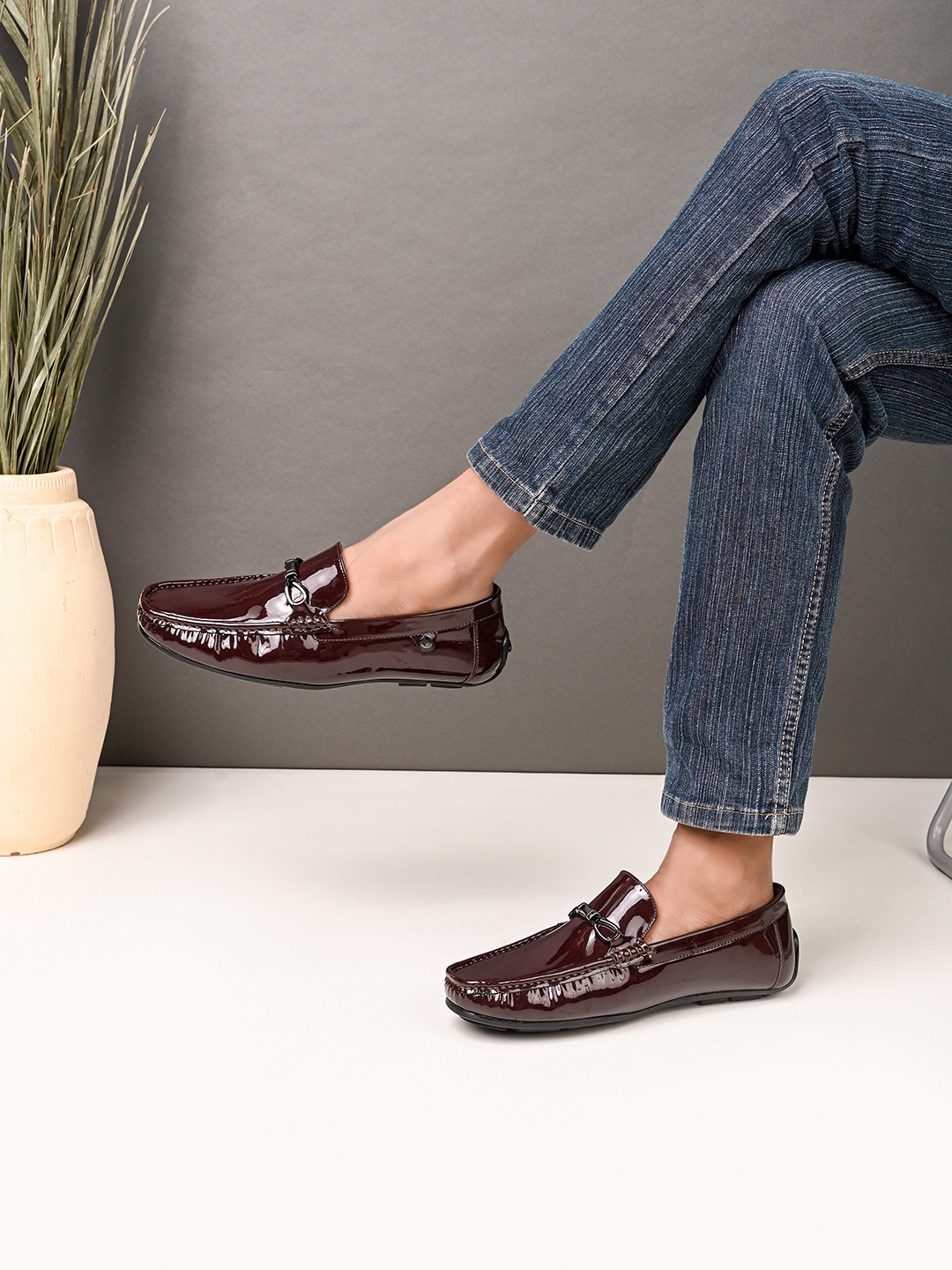 

Mast & Harbour Men Round Toe Lightweight Loafers, Burgundy