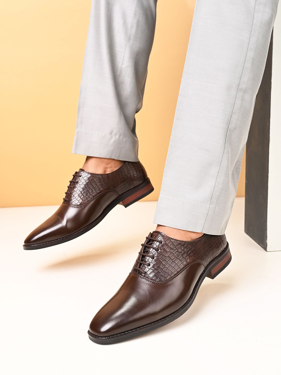 

House of Pataudi Men Lace Up Formal Derbys, Brown