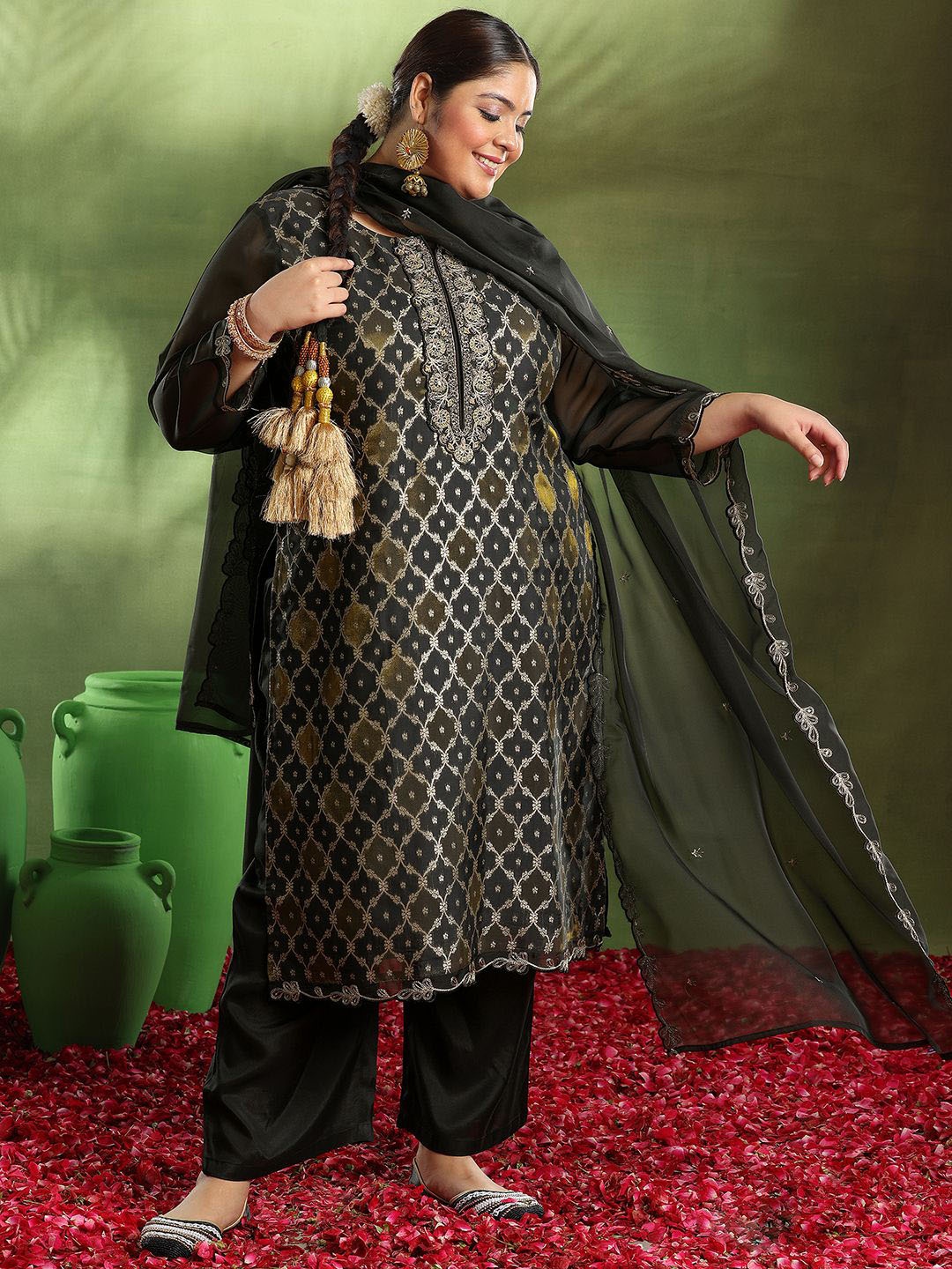 

EXTRA LOVE BY LIBAS Plus Size Ethnic Motifs Kurta with Trousers & With Dupatta, Black