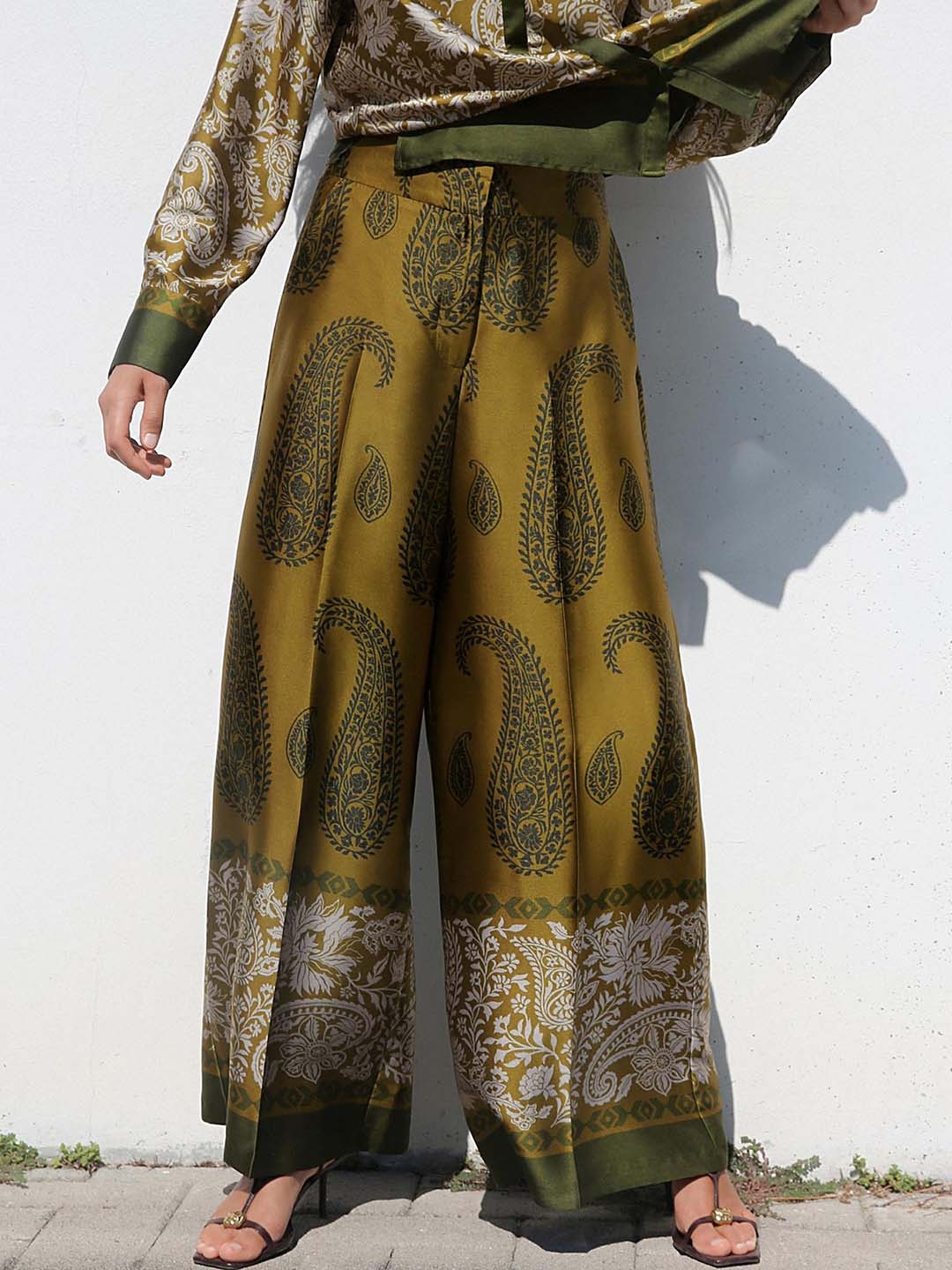 

LULU & SKY Women Ethnic Motifs Printed Straight Fit Trousers, Green