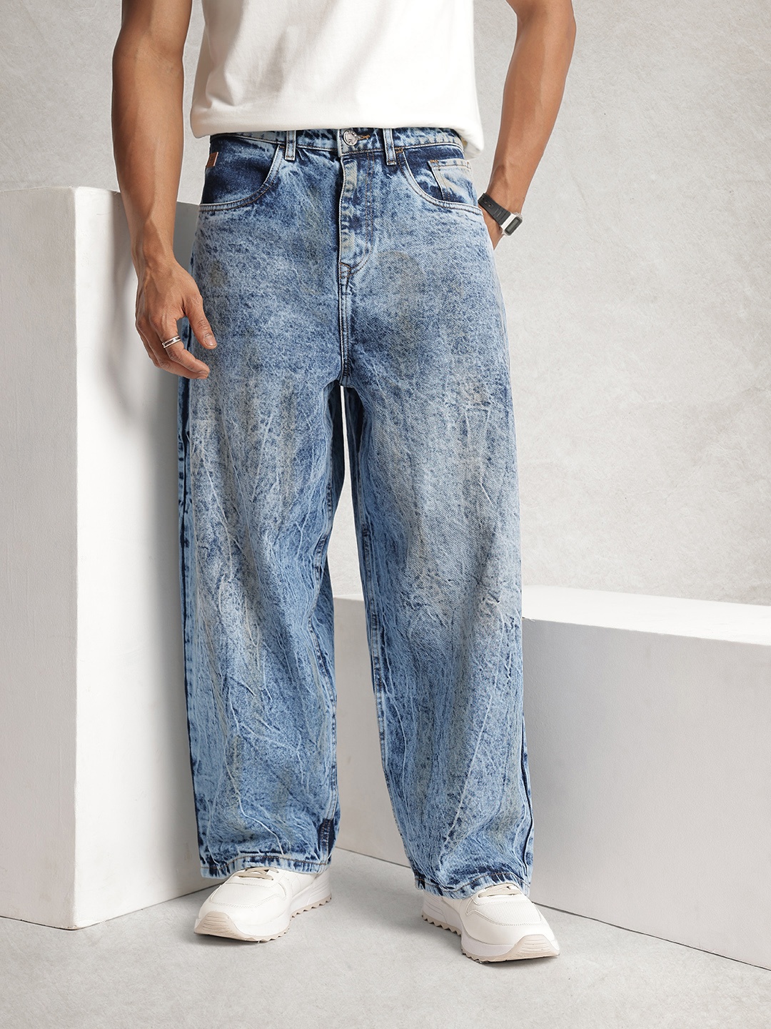 

WROGN Men Baggy Heavy Fade Pure Cotton Jeans, Blue