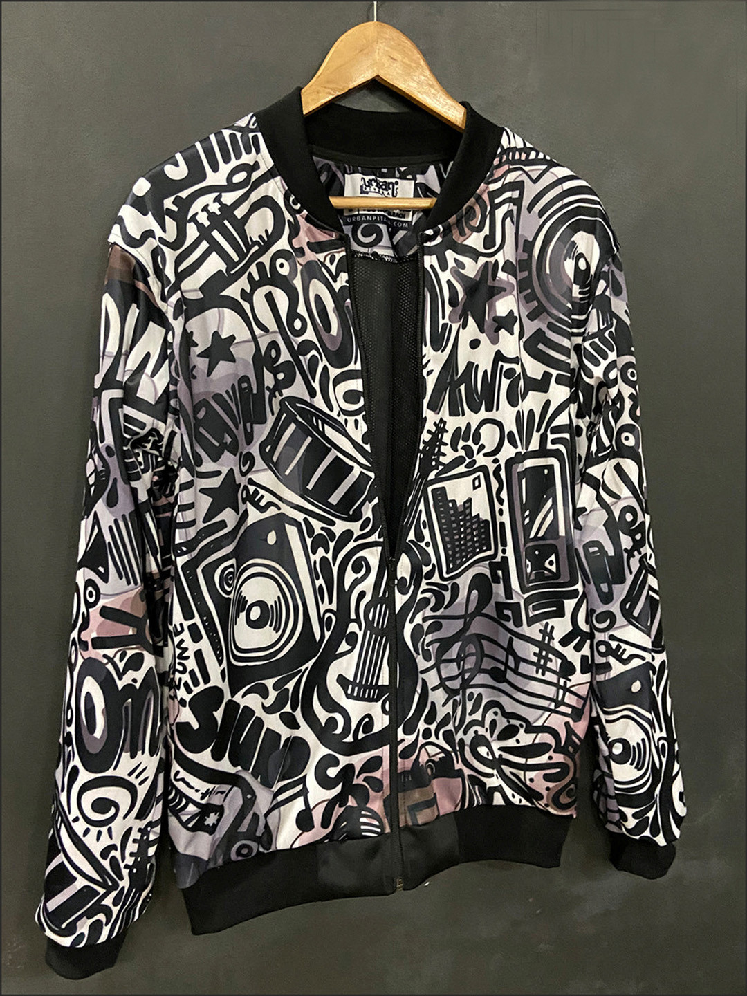 

URBAN PITARA Men Camouflage Lightweight Outdoor Bomber Jacket, Multi