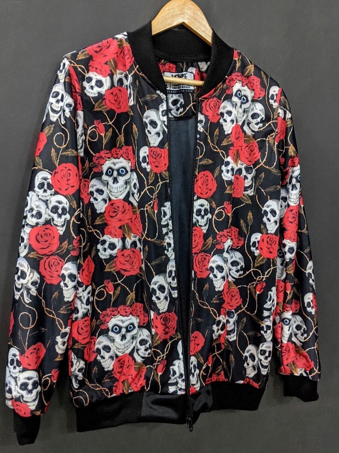 

URBAN PITARA Men Floral Lightweight Outdoor Bomber Jacket, Black