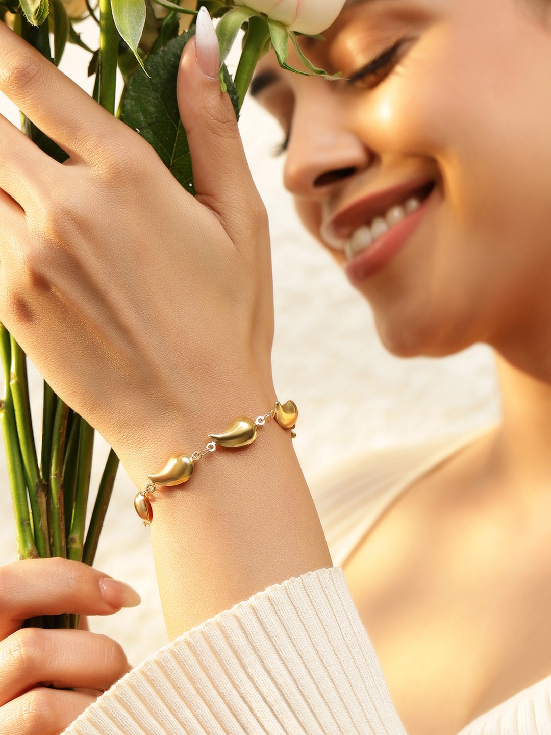 

Rubans Voguish 18K Gold Plated Stainless Steel Tarnish-Free Demi-Fine Tear Drop Bracelet