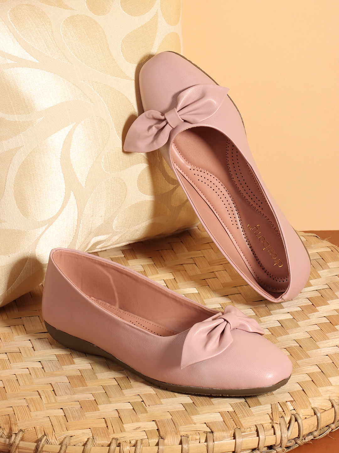 

DressBerry Women Embellished Ballerinas with Bows Flats, Pink