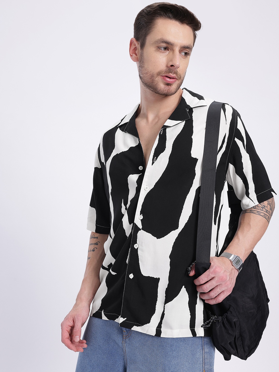 

glitchez Escape Essentials Printed Relaxed Fit Shirt, Black