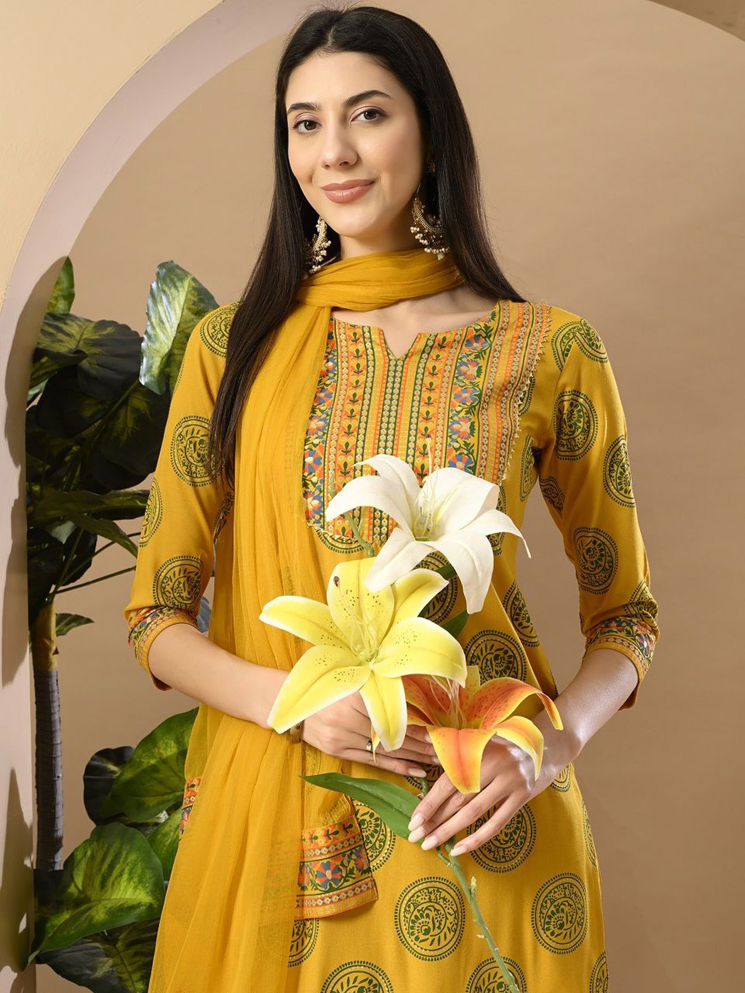 

LYCHNIS Ethnic Motifs Printed Kurta with Trousers & Dupatta, Yellow