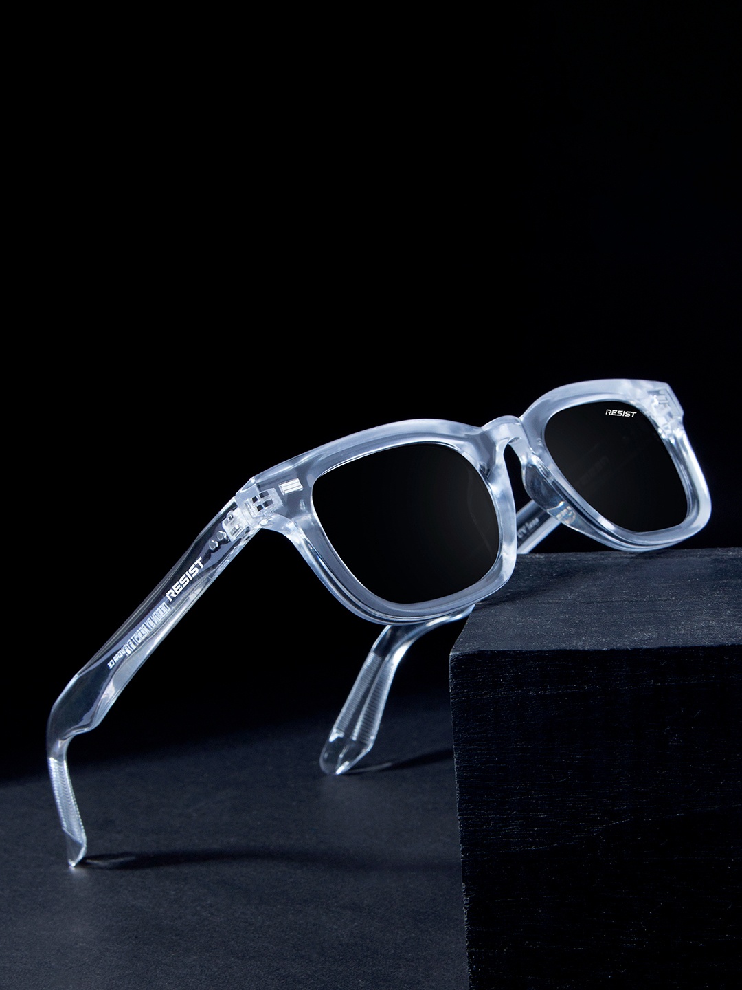 

RESIST EYEWEAR Unisex Wayfarer Sunglasses with UV Protected Lens, Black