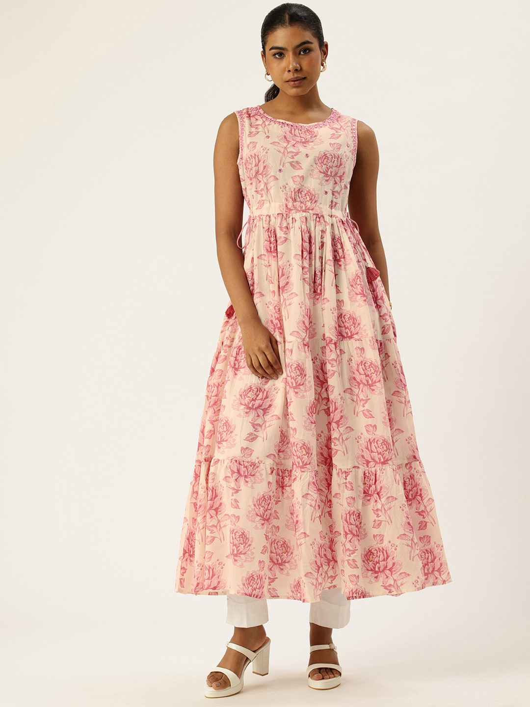 

Vinya Floral Printed Tiered A-Line Kurta, Off white