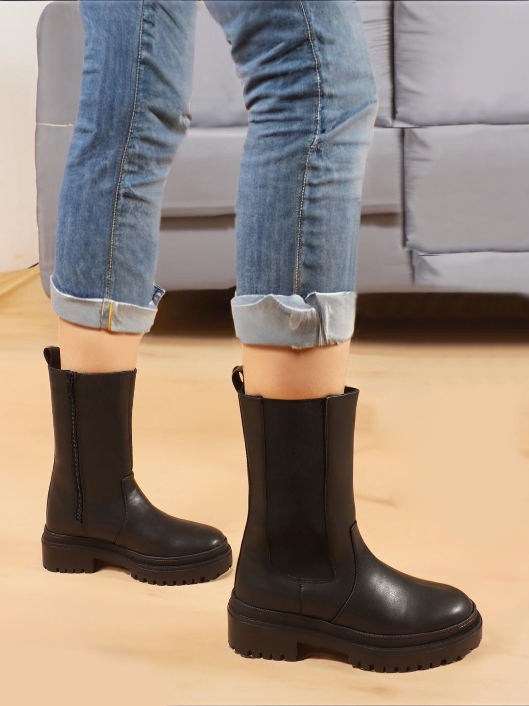 

Carlton London Women Chelsea Boots, Black