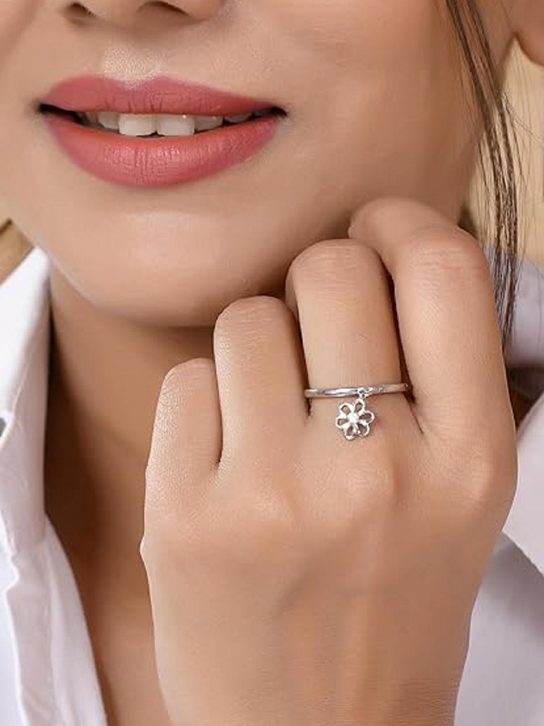 

ROOVI 925 Sterling Silver Flower Shield Adjustable Finger Ring