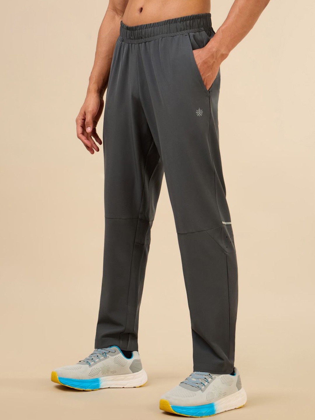 

CULT Men's Dark Grey Train Out Premium Trackpants