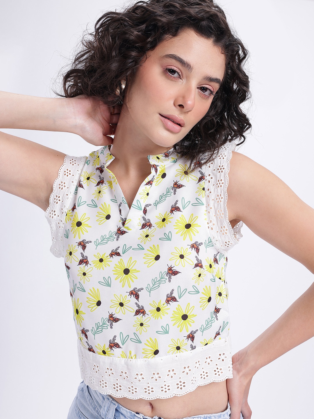 

glitchez Busy Bee Conversational Print Crop Top, White