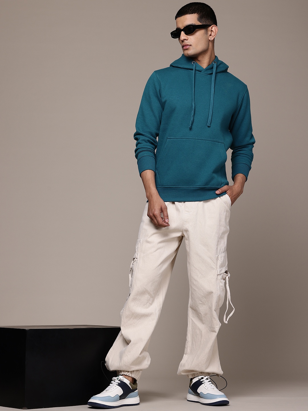 

The Roadster Lifestyle Co. Solid Hooded Sweatshirt, Teal