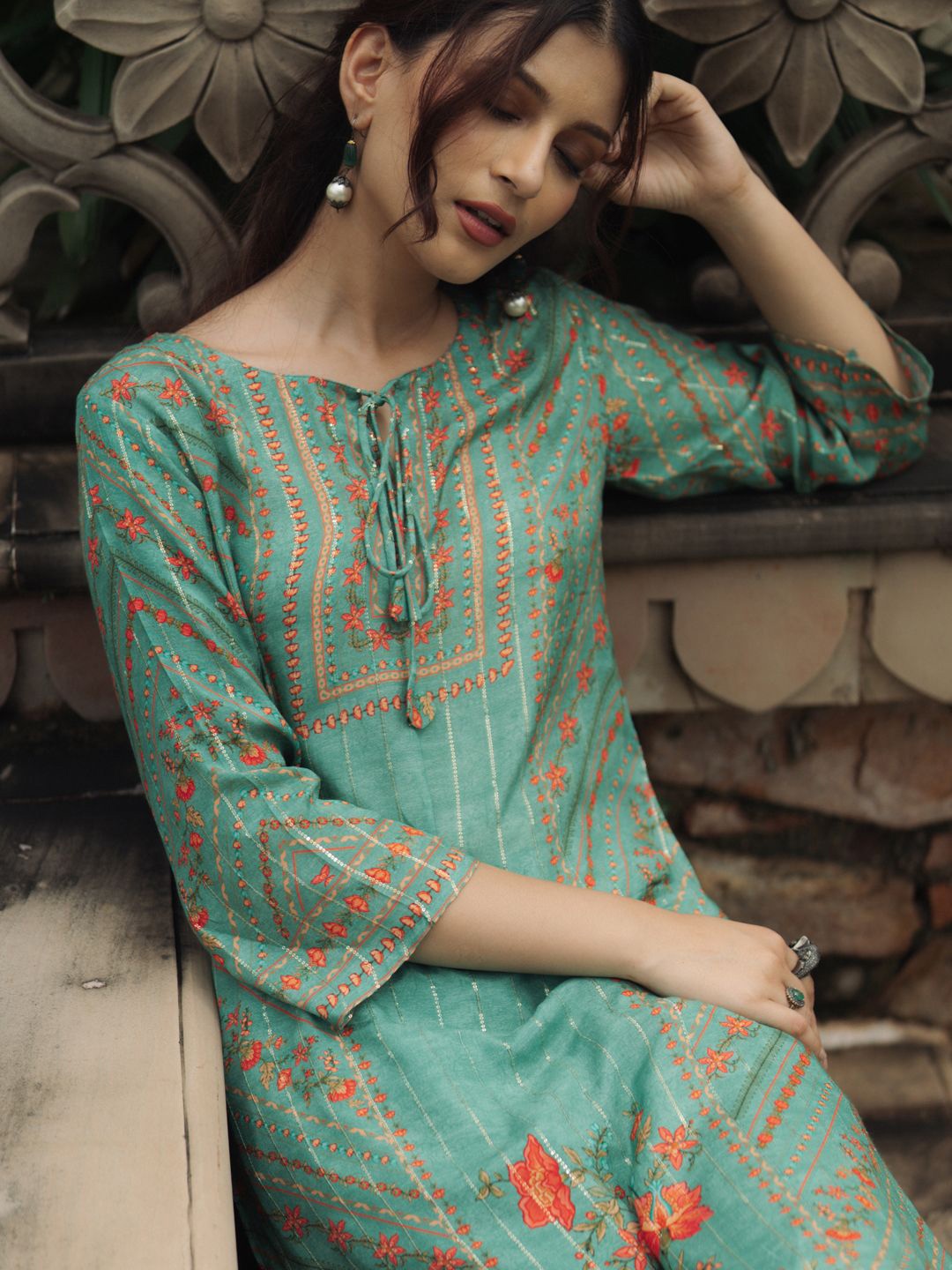 

anayna Floral Printed Tie-Up Neck Straight Kurta With Trousers, Sea green