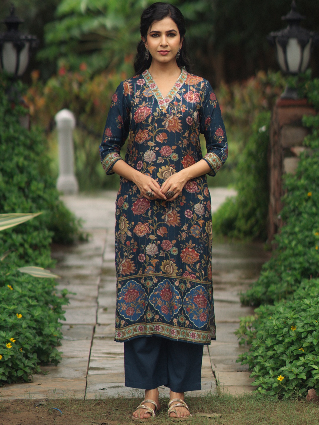 

Anayna Floral Printed V-Neck Sequined Straight Kurta With Palazzos, Blue