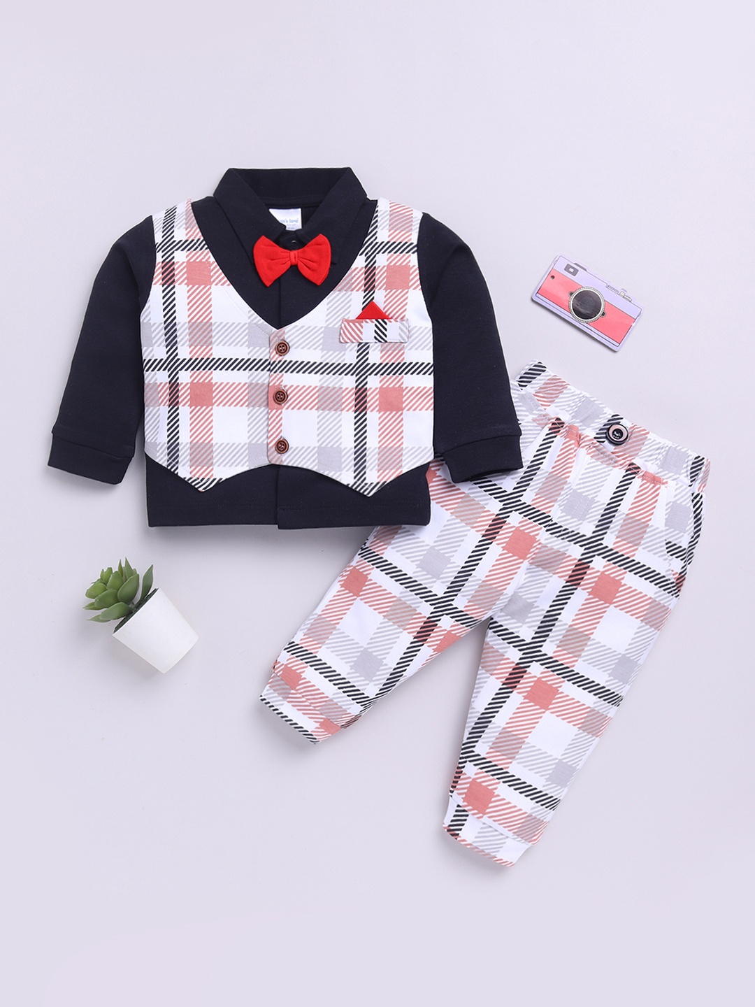 

Moms Love Infant Boys Checked Pure Cotton Clothing Set, Black