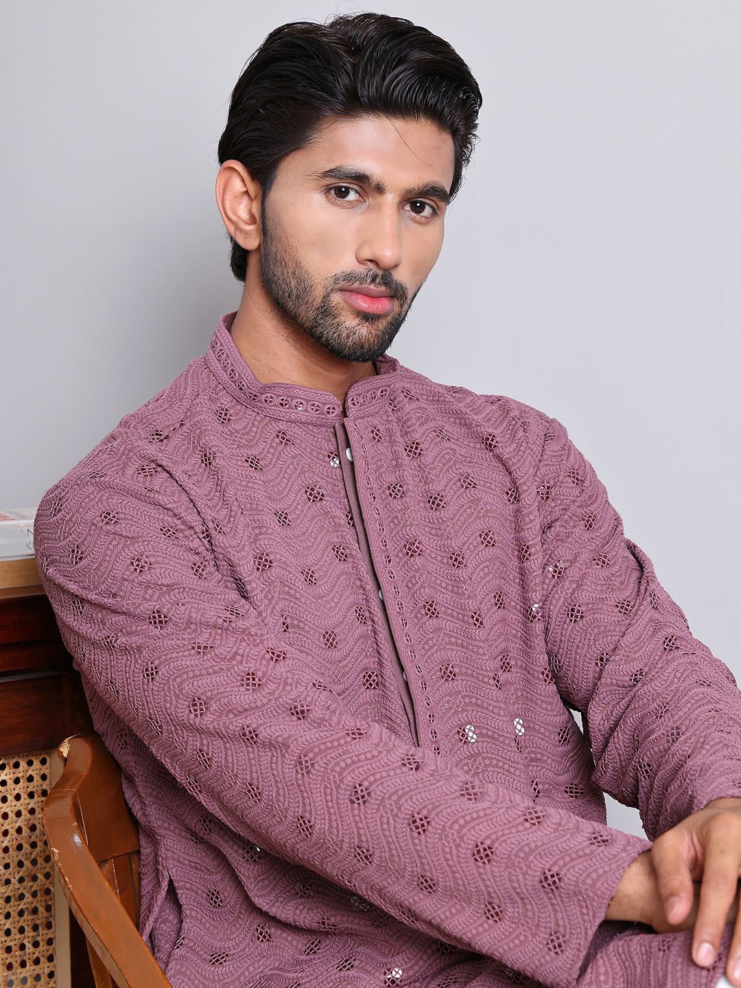 

Jompers Leheriya Embroidered Mandarin Collar Long Sleeves Sequinned Kurta, Magenta