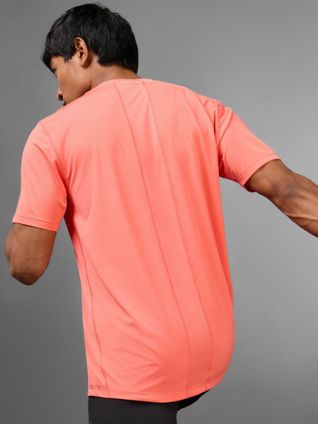 

CULT Men Orange Expert's Train gear T-shirt, Coral