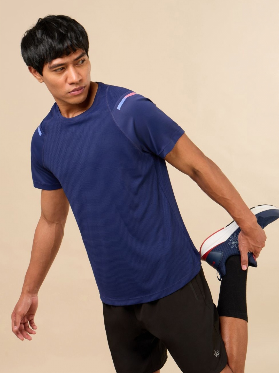 

CULT Men Moisture Wicking Solid Round Neck T-shirt, Navy blue