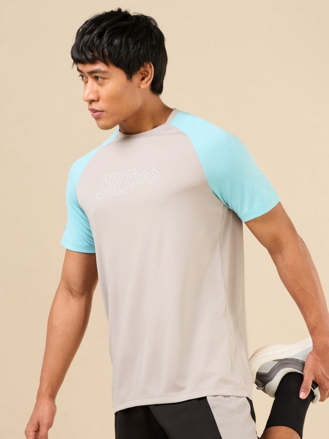 

CULT Men Moisture Wicking Colourblocked Round Neck T-shirt, Grey