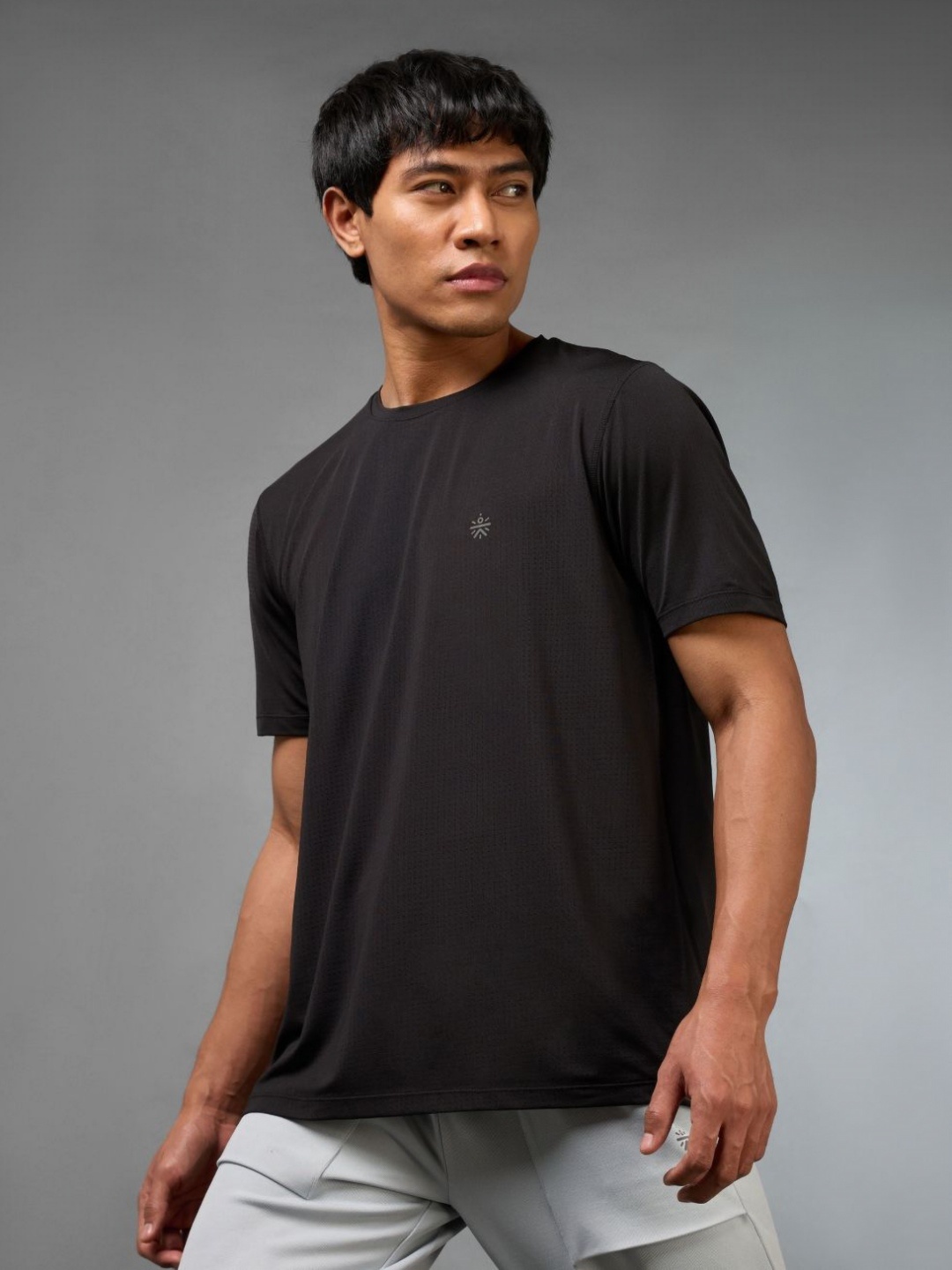 

CULT Men Black Expert's Train Gear T-shirt