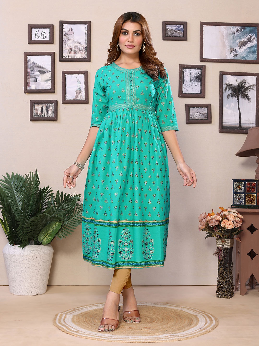 

Rangita Round Neck Floral Printed Pleated Cotton Anarkali Kurta, Green