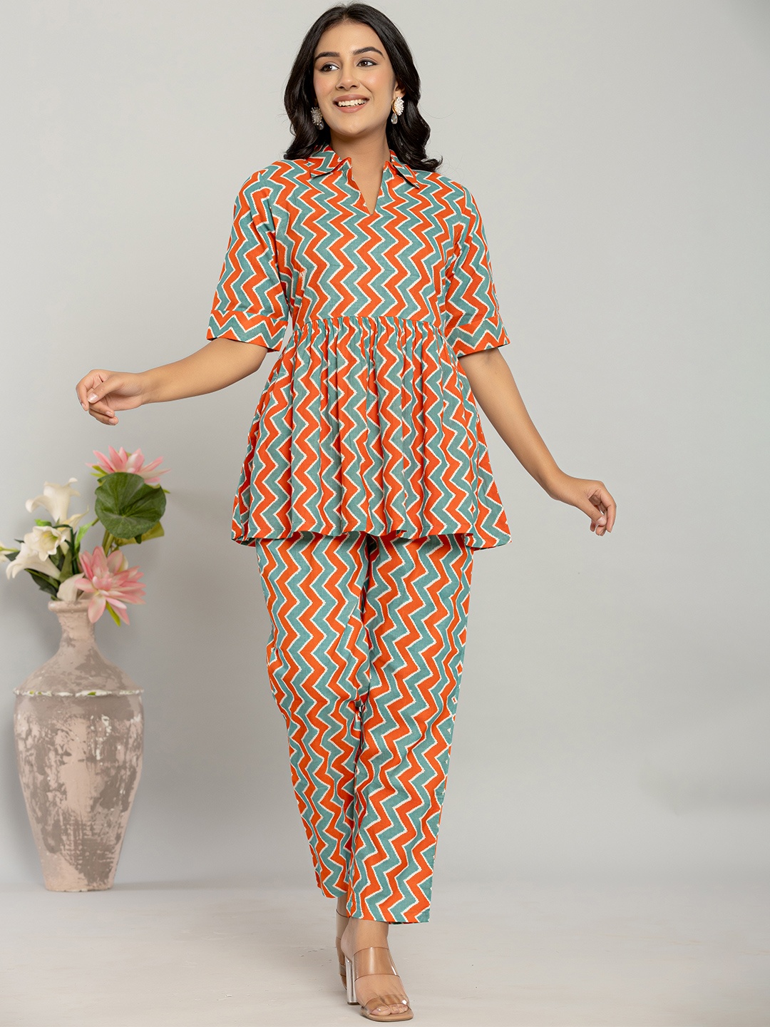 

Serenita Chevron Printed Shirt Collar Pure Cotton Peplum Top With Trousers, Green