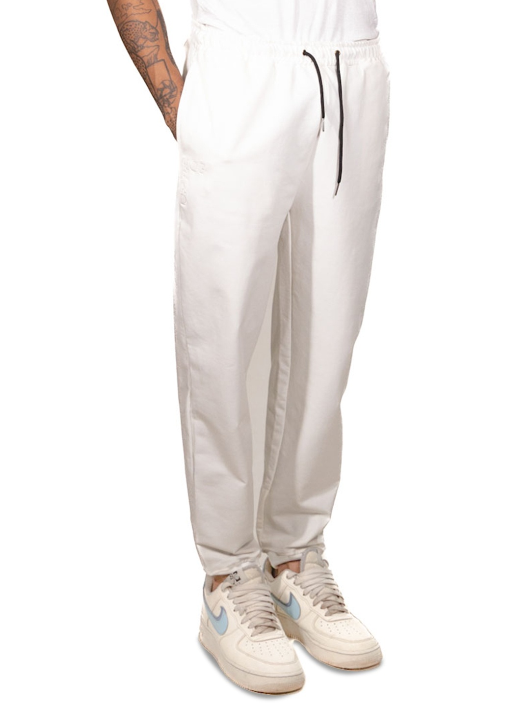 

HOP HEAD Men Cotton Mid-Rise Easy Wash Regular Baggy Trouser, White
