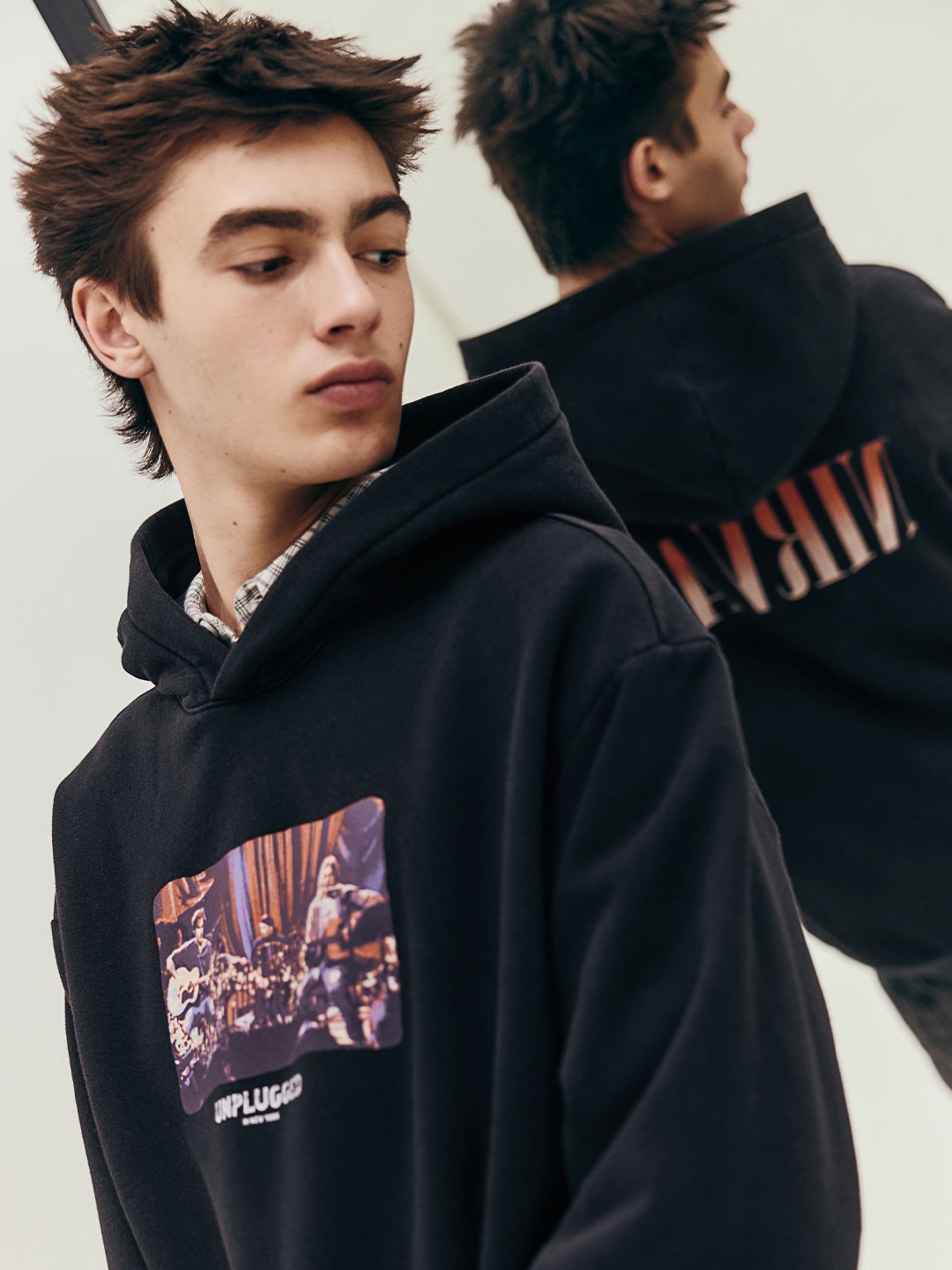 

H&M Men Loose Fit Hoodie Sweatshirt, Black