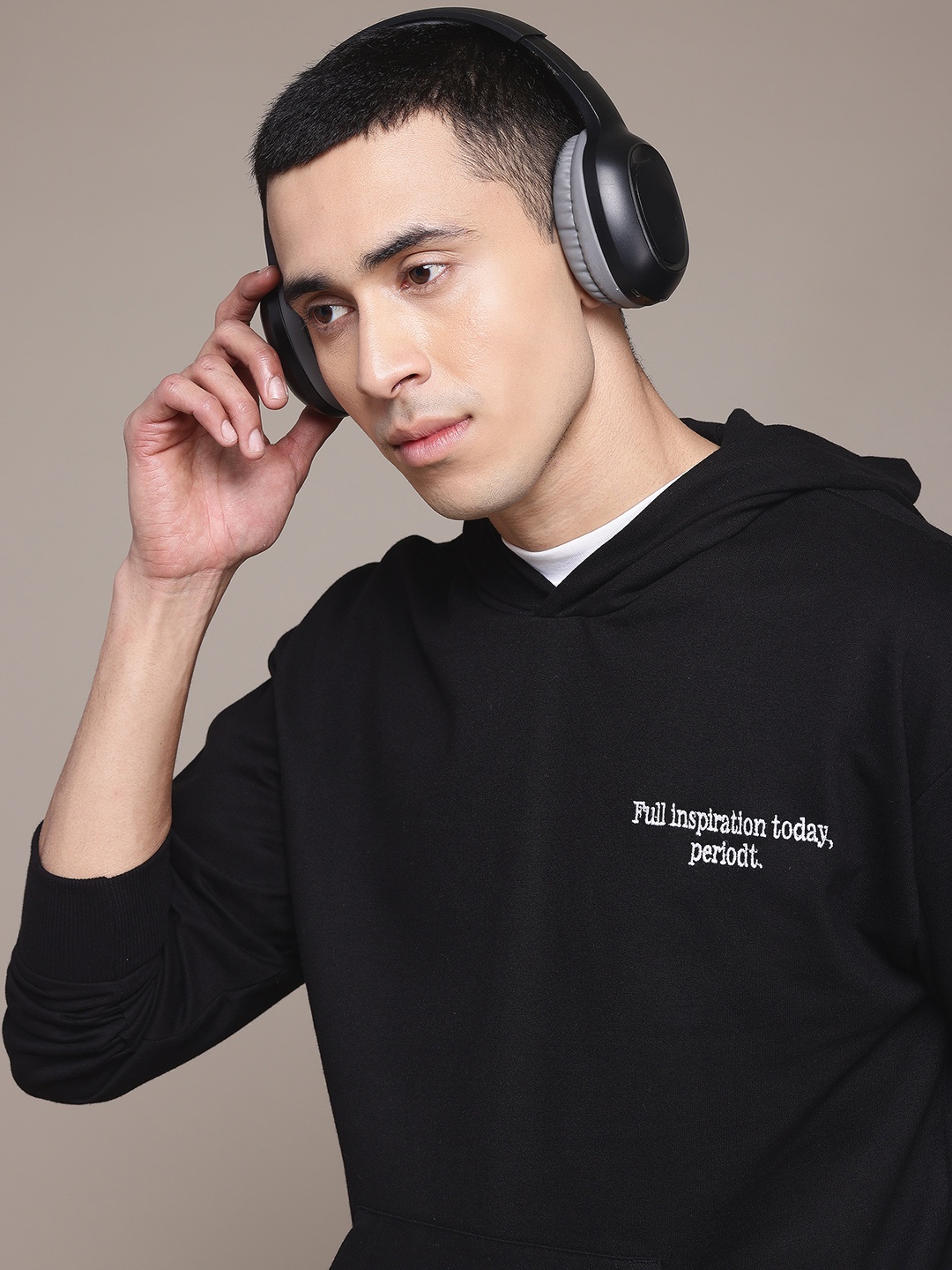 

The Roadster Lifestyle Co. Hooded Sweatshirt with Embroidered Detail, Black
