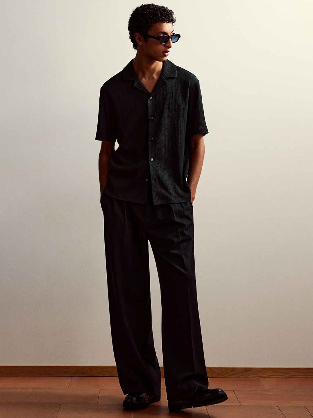 

H&M Regular Fit Crinkled Resort Shirt, Black