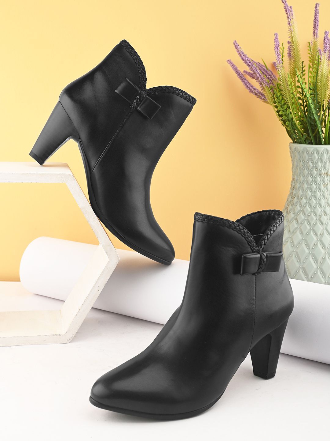 

The Roadster Lifestyle Co Women Kitten Heeled Regular Boots, Black