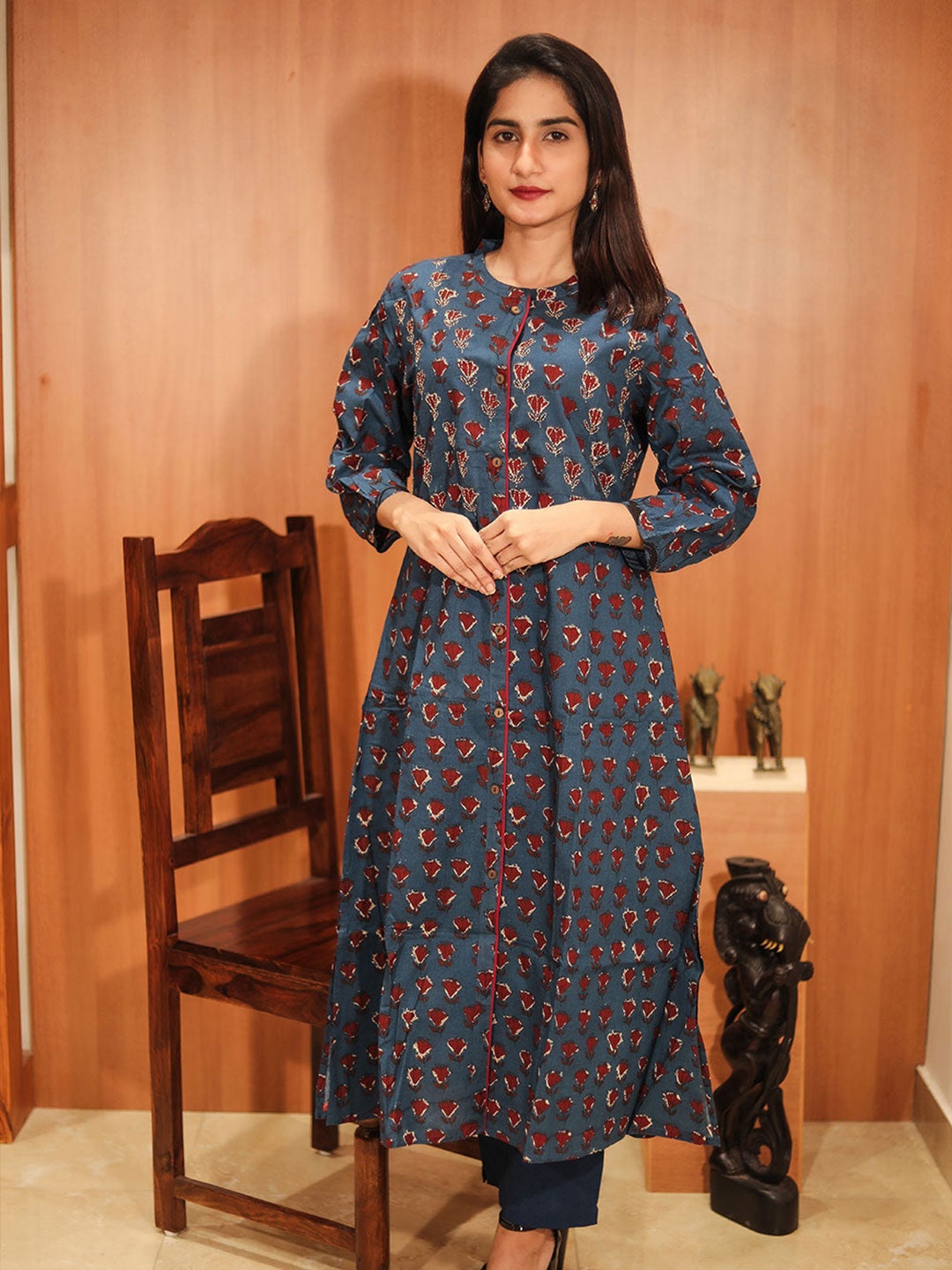 

Avishya Floral Printed Thread Work Pure Cotton A-Line Kurta, Blue
