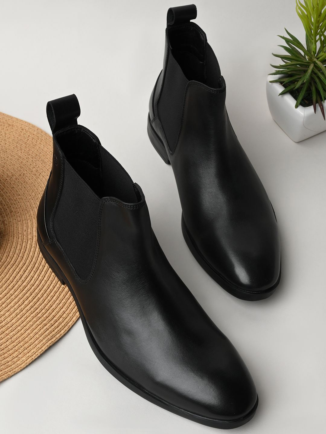 

Regal Men Textured Slip On Casual Chelsea Boots, Black