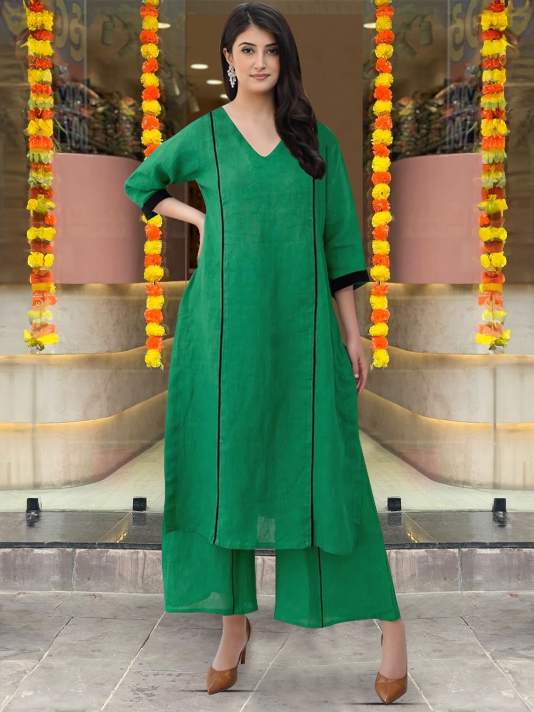 

Anni Designer Women Regular Kurta with Palazzos, Green