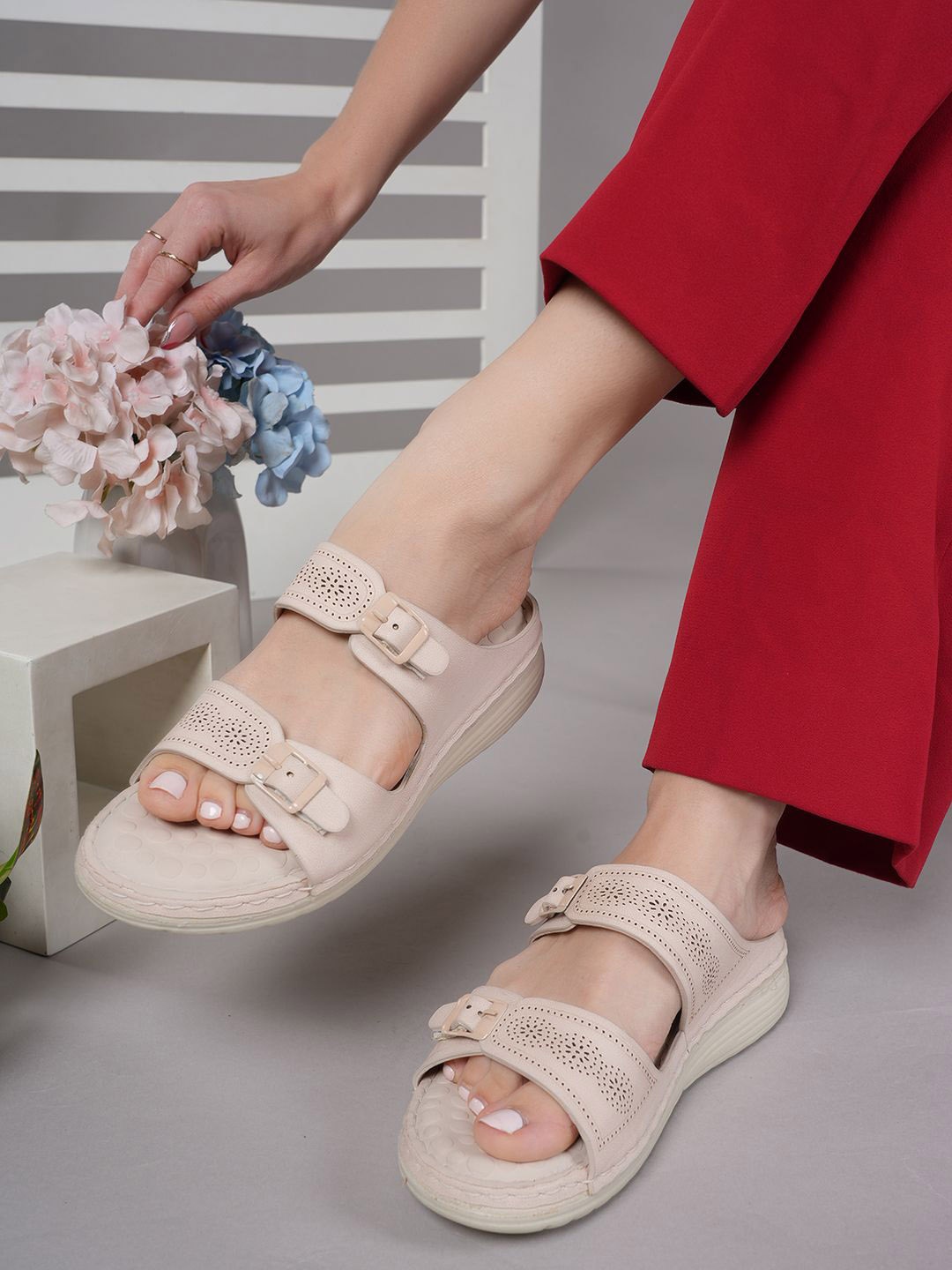 

Mast & Harbour Women Textured Open Toe Flats with Buckles, Cream
