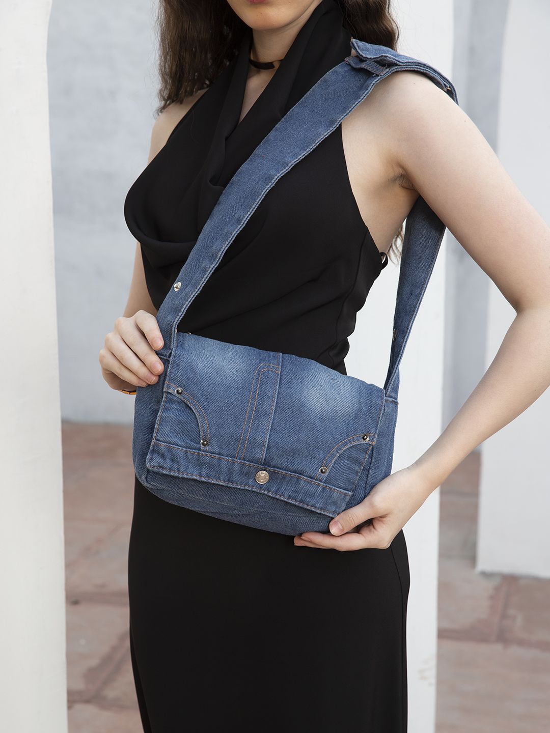 

MINI WESST Women Solid Structured Sling Bag, Navy blue