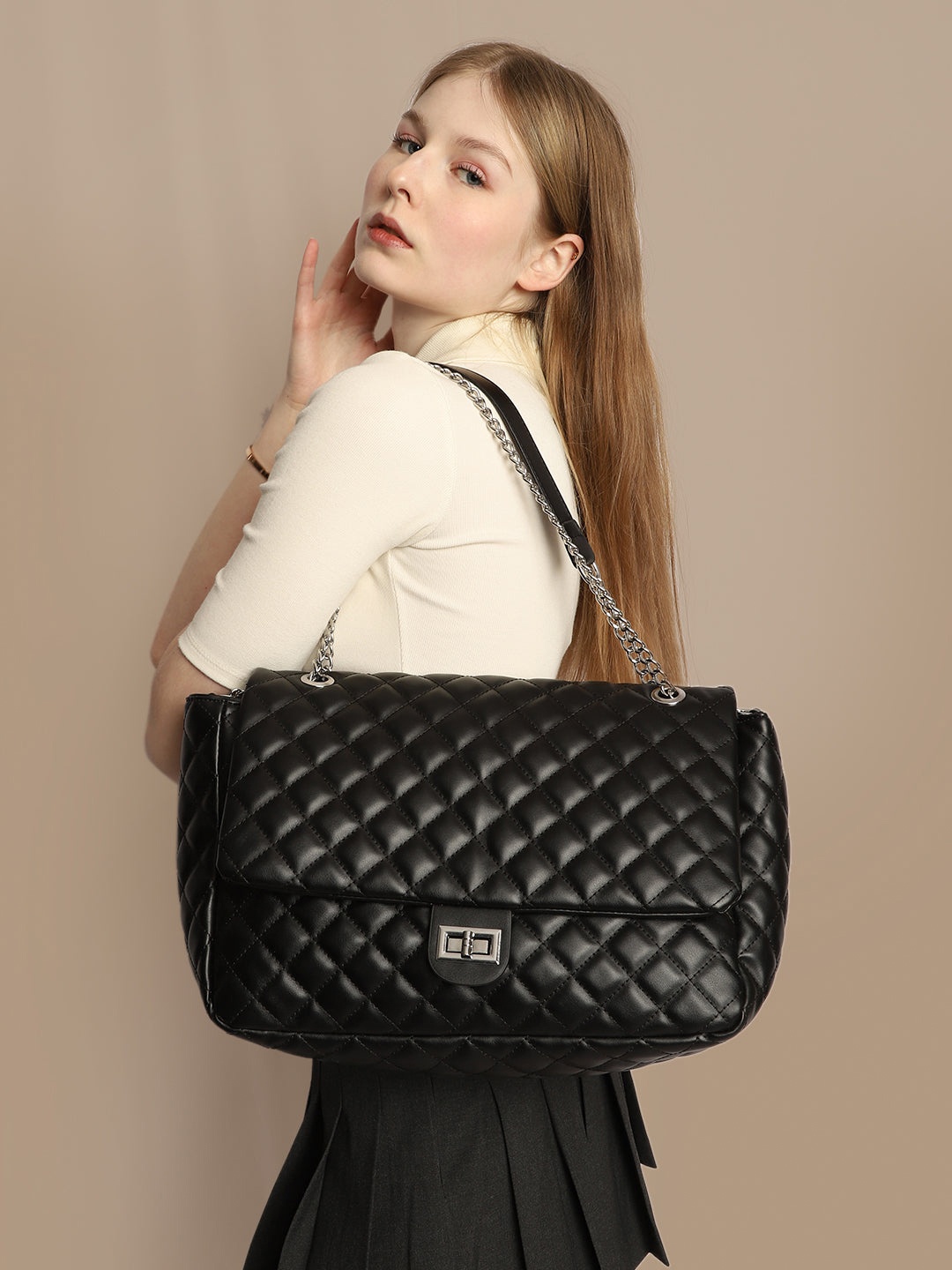 

MINI WESST Women Textured Swagger Shoulder Bag, Black
