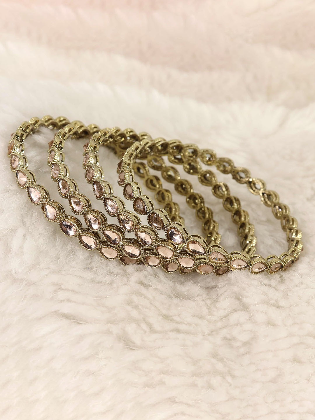 

ZULKA Set of 4 Traditional Kundan Work Metal Bangles, Metallic