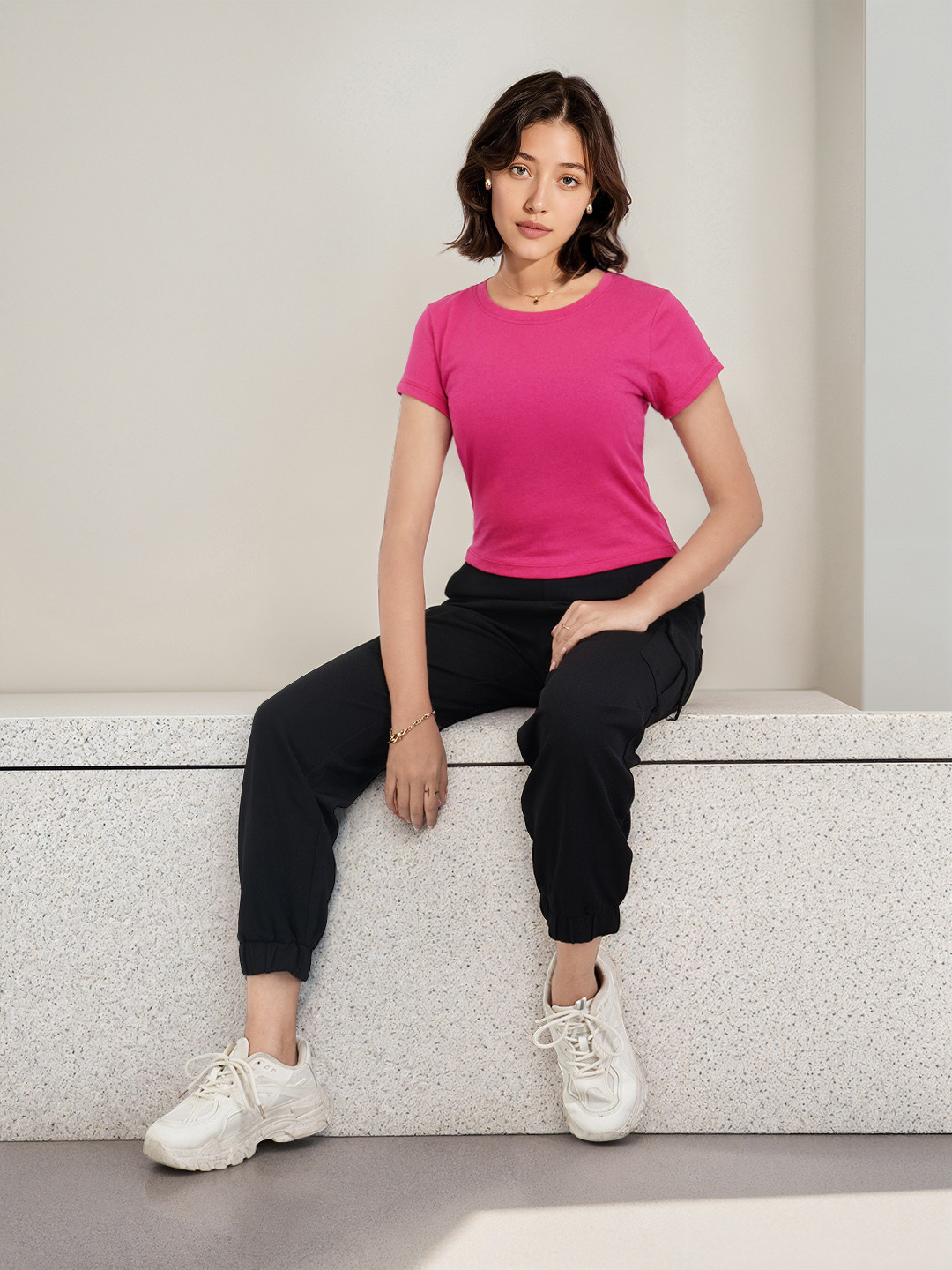 

DressBerry Solid Round Neck T-shirt, Pink
