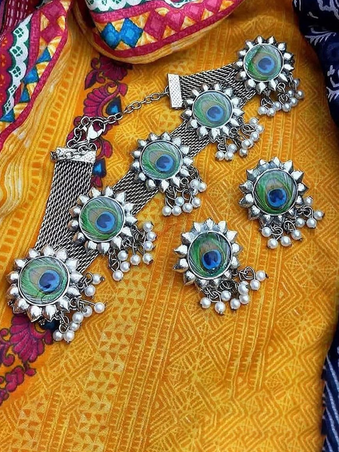 

SUNHARI Silver-Plated Stone Studded & Beaded Jewellery Set