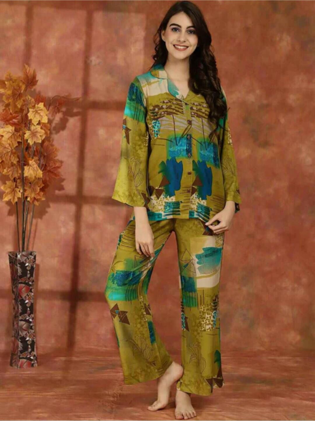 

NIJANAND TEXTILE Floral Printed Pure Cotton Top With Trousers Night Suit, Green