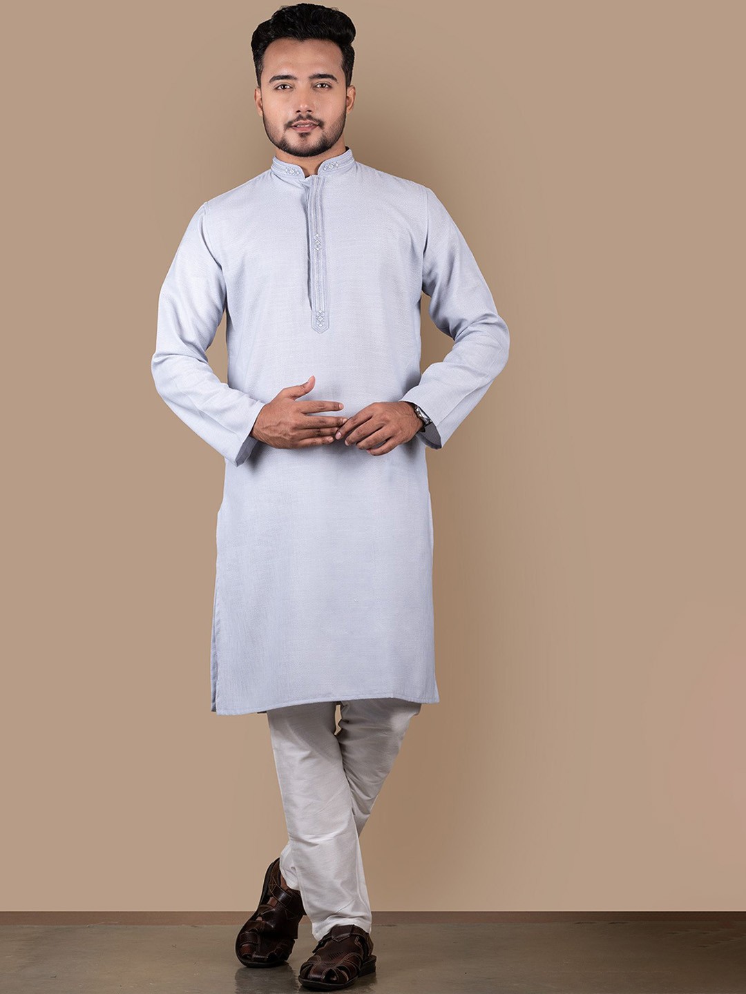 

HERE&NOW Grey Mandarin Collar Geometric Woven Design Thread Work Straight Kurta