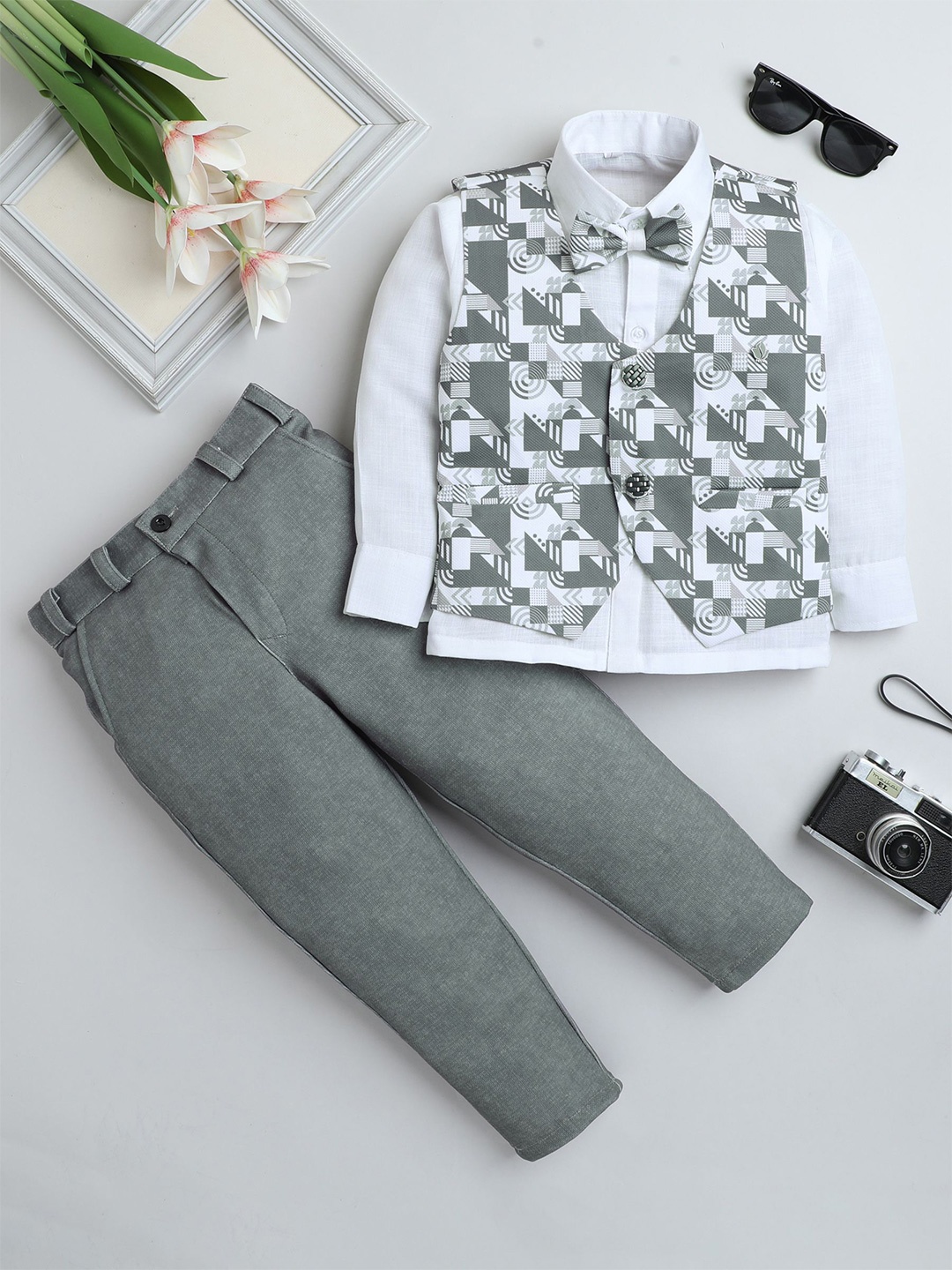 

BAESD Boys Printed Collarless Sleeveless Four-Piece Suit, Grey