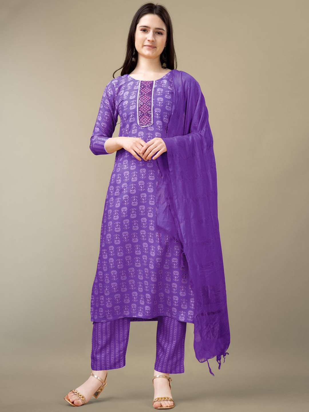 

BERISTON Floral Printed Round Neck Straight Kurta With Trousers & Dupatta, Purple