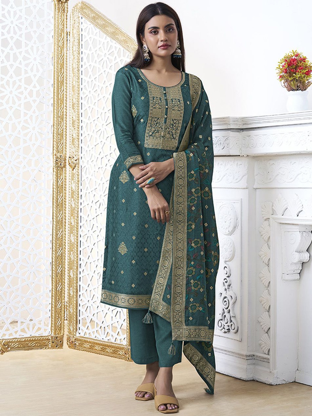 

Seerat Ethnic Motifs Woven Design Round Neck Regular Pure Silk Kurta & Trouser & Dupatta, Green