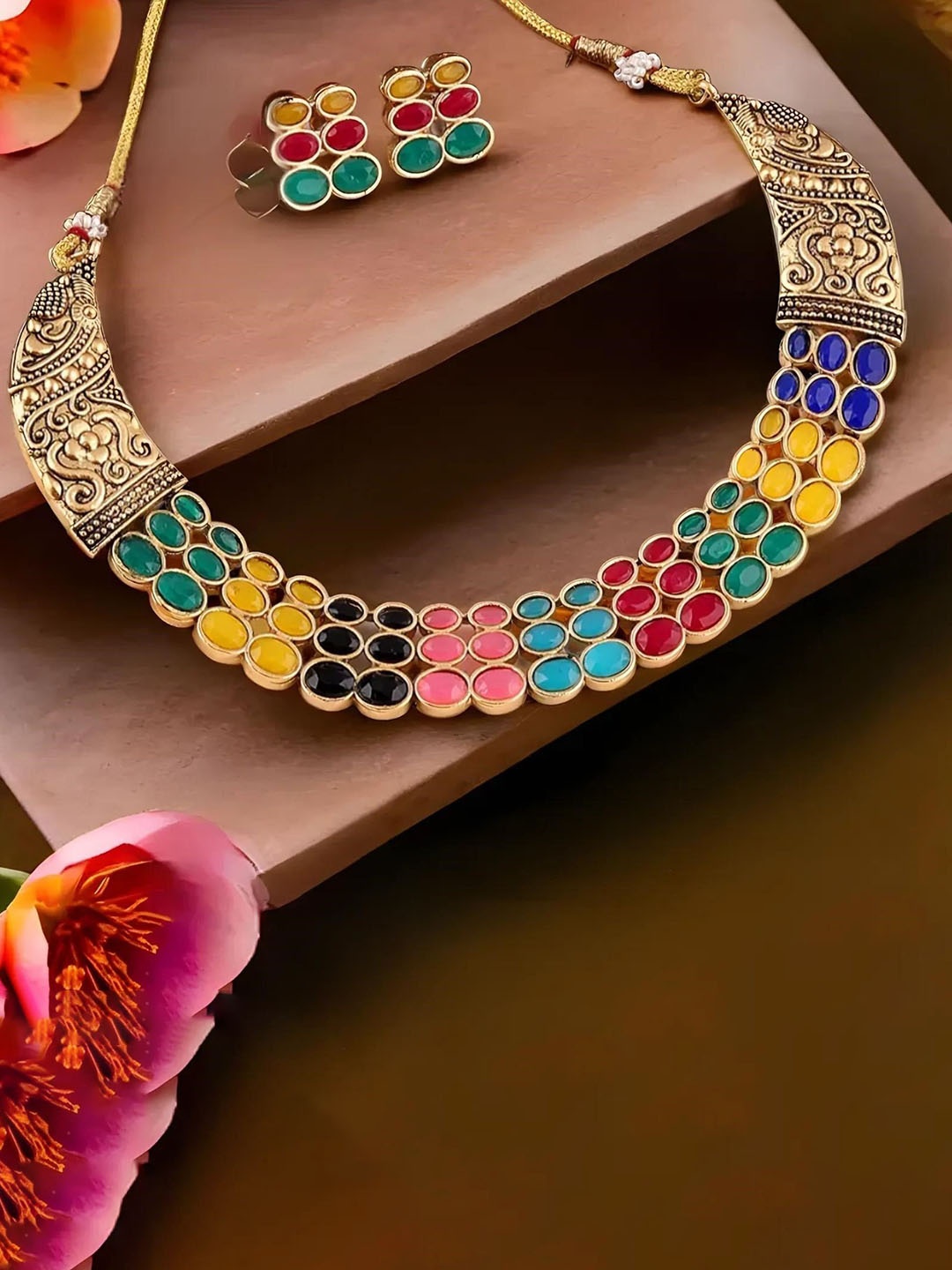 

ORANGENYSHA Gold-Plated Stone Studded Floral Design Kempu Choker Jewellery Set
